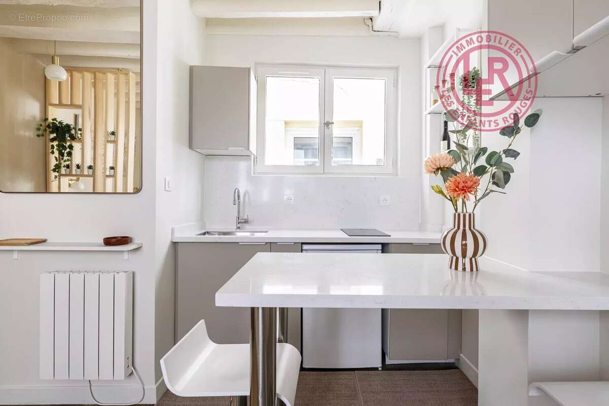 Appartement à PARIS-3E