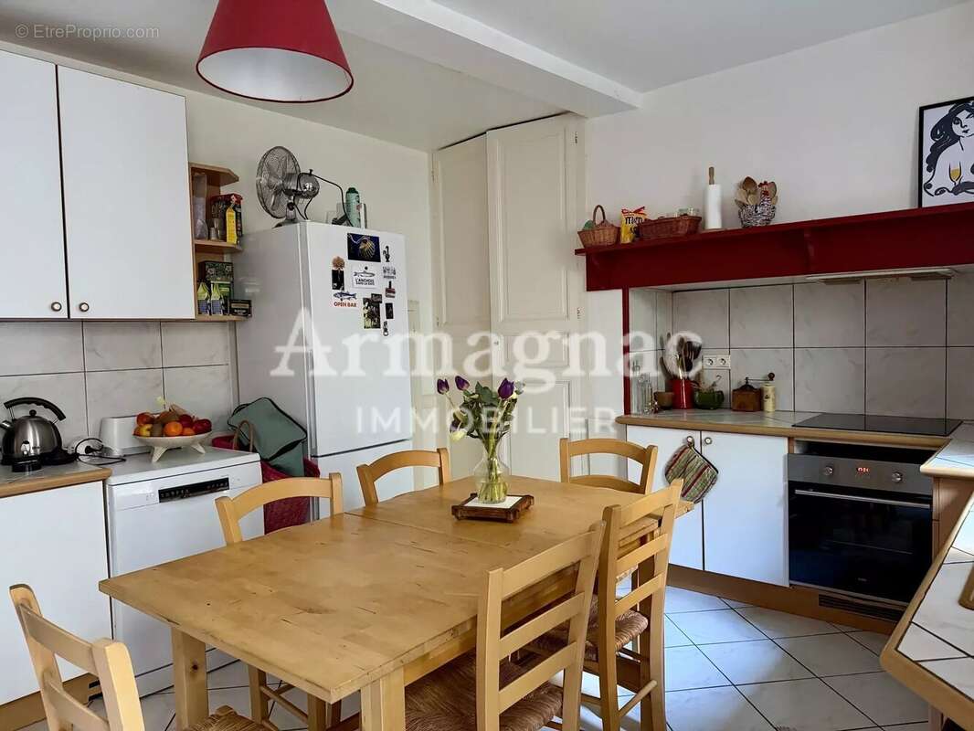 Maison à VIC-FEZENSAC