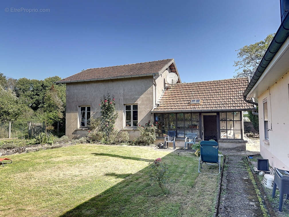 Maison à CHAMPAGNEY