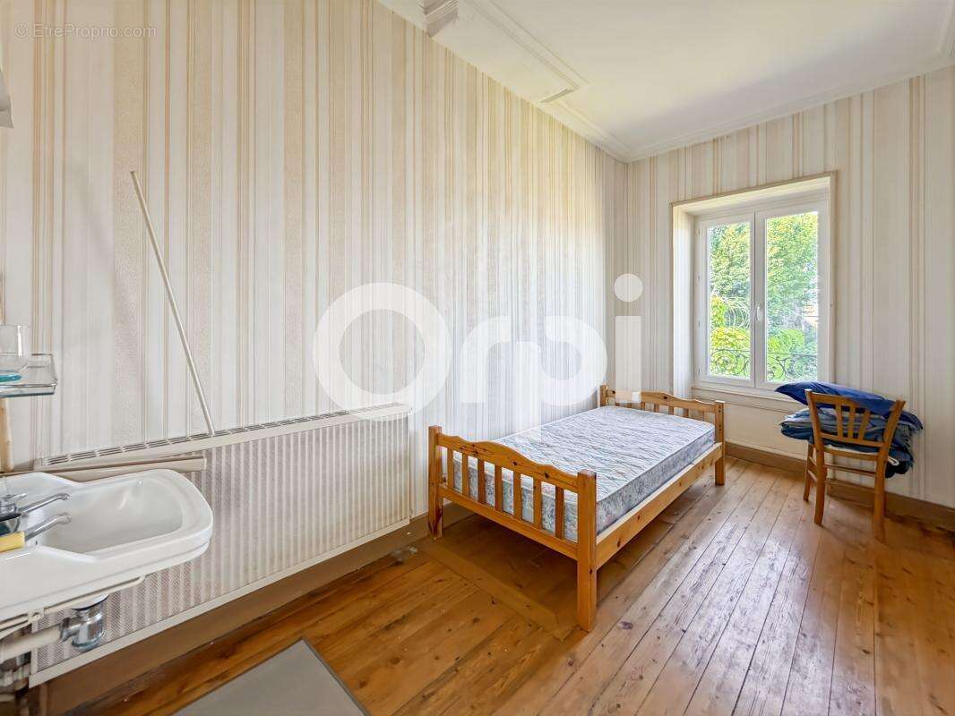 Maison avec terrain attenant À Vendre - photo 18