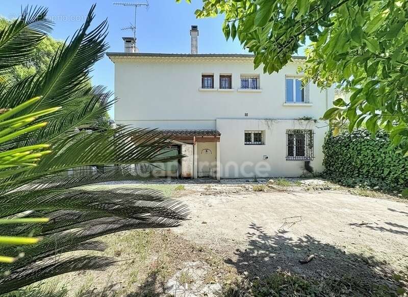 Maison à RODILHAN