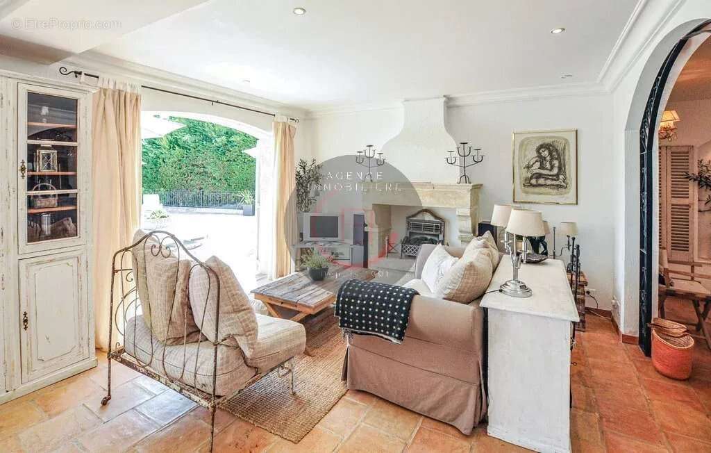 Maison à LES ADRETS-DE-L'ESTEREL