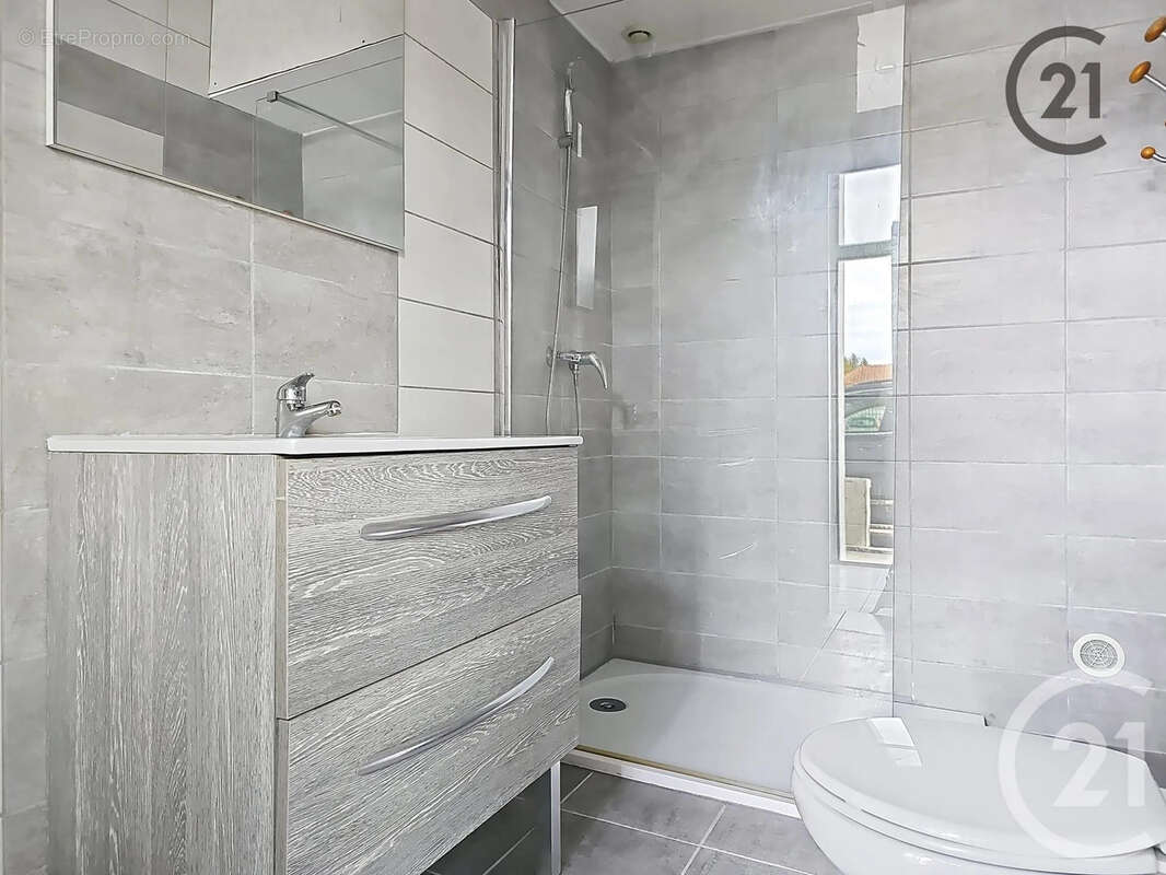 Appartement à SAINTE-SAVINE