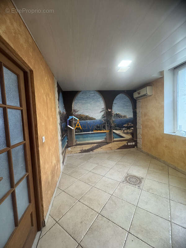 Maison à MECRINGES