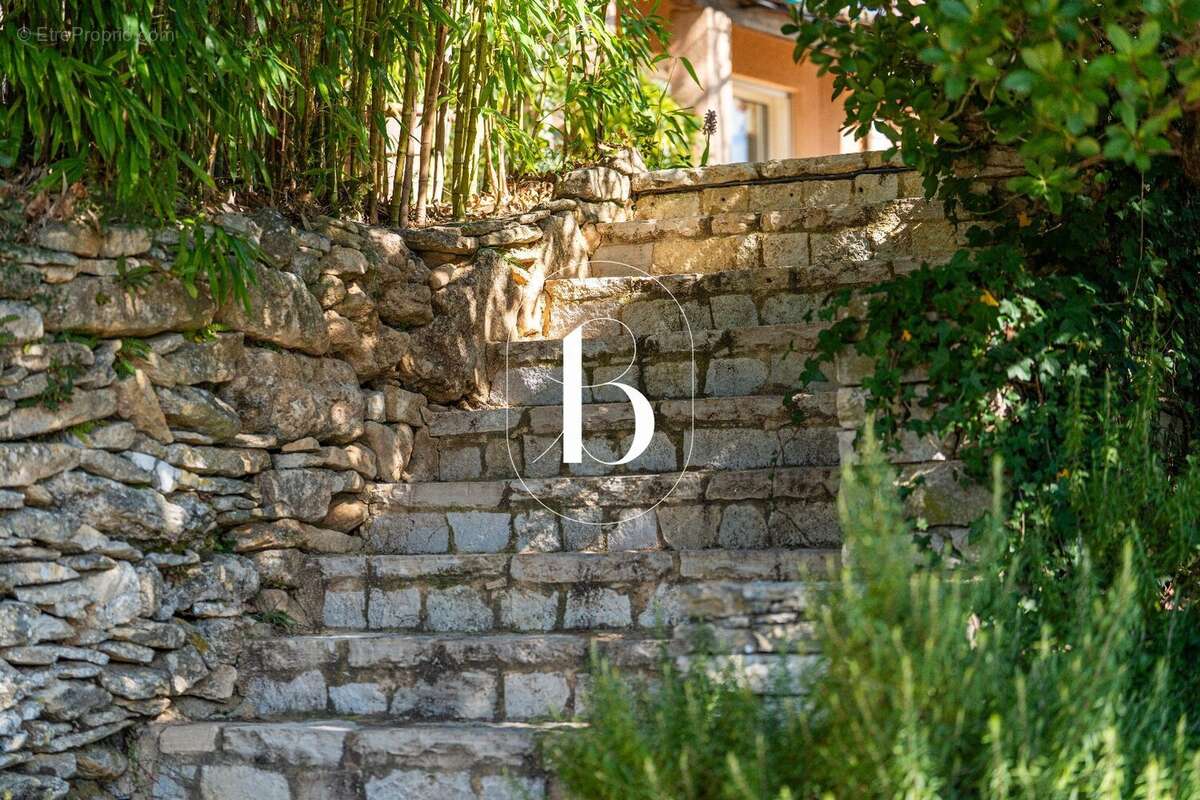 Maison à GOUDARGUES