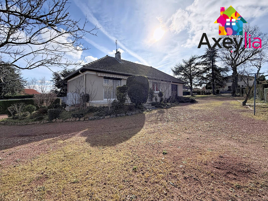 Maison à COMMELLE-VERNAY