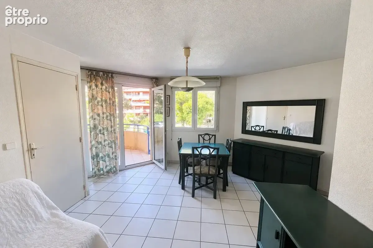Appartement 2 pièces 33 m² à vendre à Cavalaire-Sur-Mer (83240) - photo 2