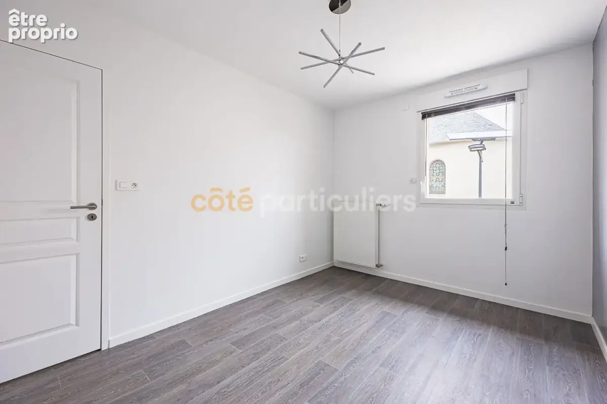 Saint-léger-les-vignes -- appartement t3 -- 64m2 -- 2 chambres -- balcon -- parking -- cave -- au coeur de saint-léger - photo 7