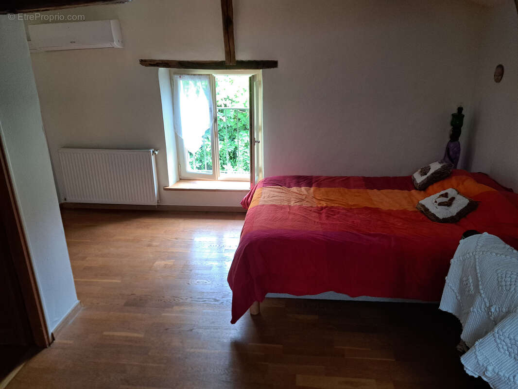 Propriete avec maison-piscine-terrain-local-bois - photo 9