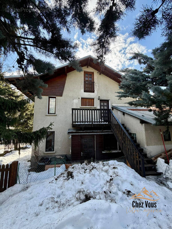 Appartement à LA SALLE-LES-ALPES