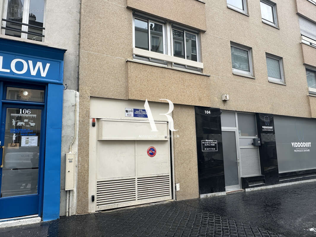 Parking à PARIS-11E