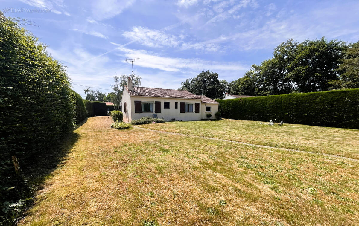 Maison à SAINT-JULIEN-DES-LANDES