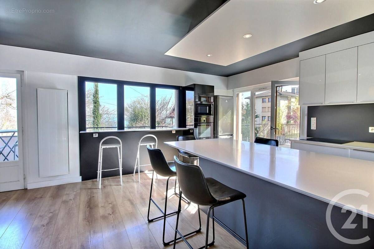 Appartement à EVIAN-LES-BAINS