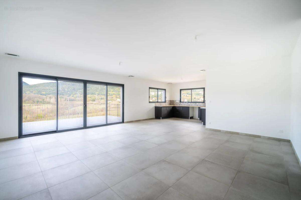 Maison à MOULES-ET-BAUCELS