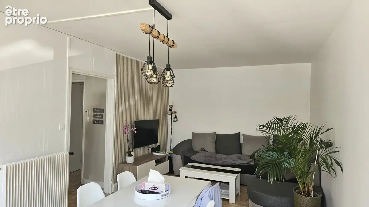 Proche métro, bel appartement (64 m2) avec balcon et cave. - photo 1