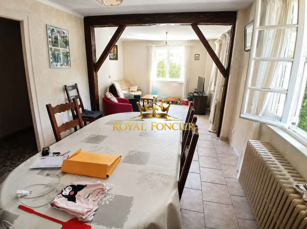 Séjour - Maison à PREUILLY-SUR-CLAISE
