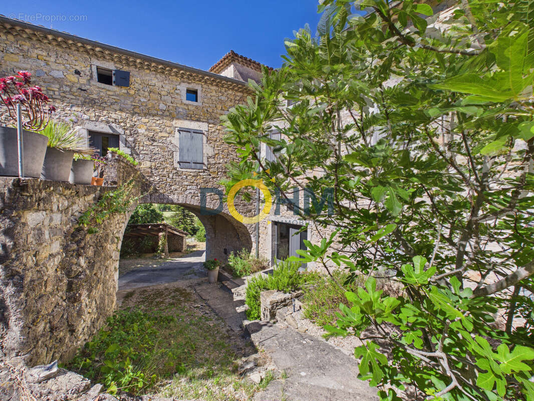 Propriété: 3 habitations + piscine - photo 12