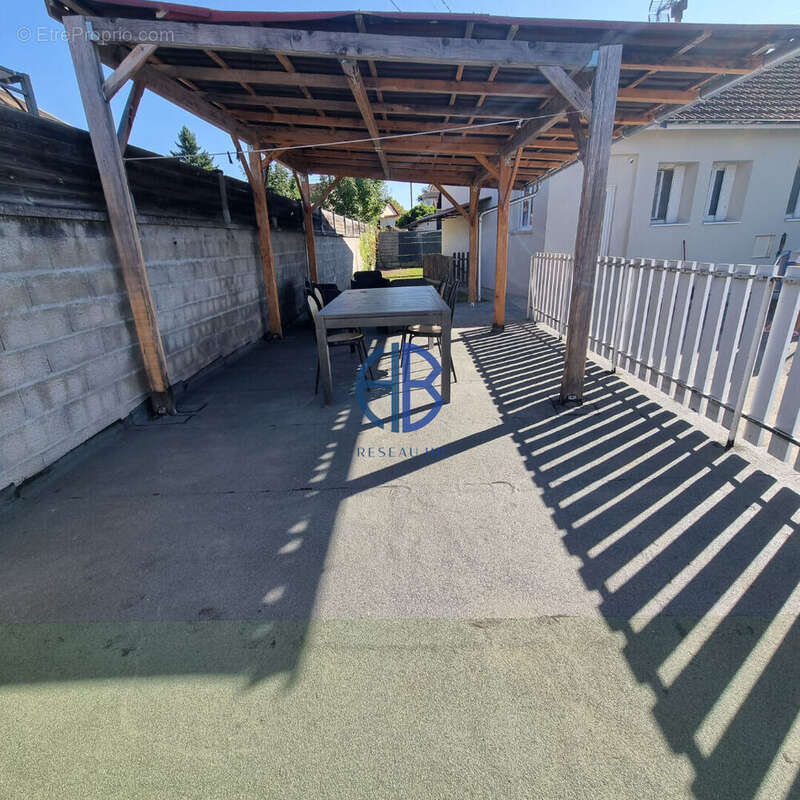 Maison à LA TOUR-DU-PIN