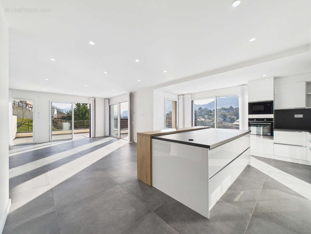 Appartement à SAINT-JEOIRE-PRIEURE