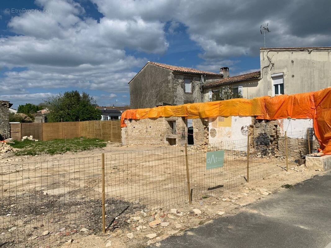 Terrain à FERRIERES