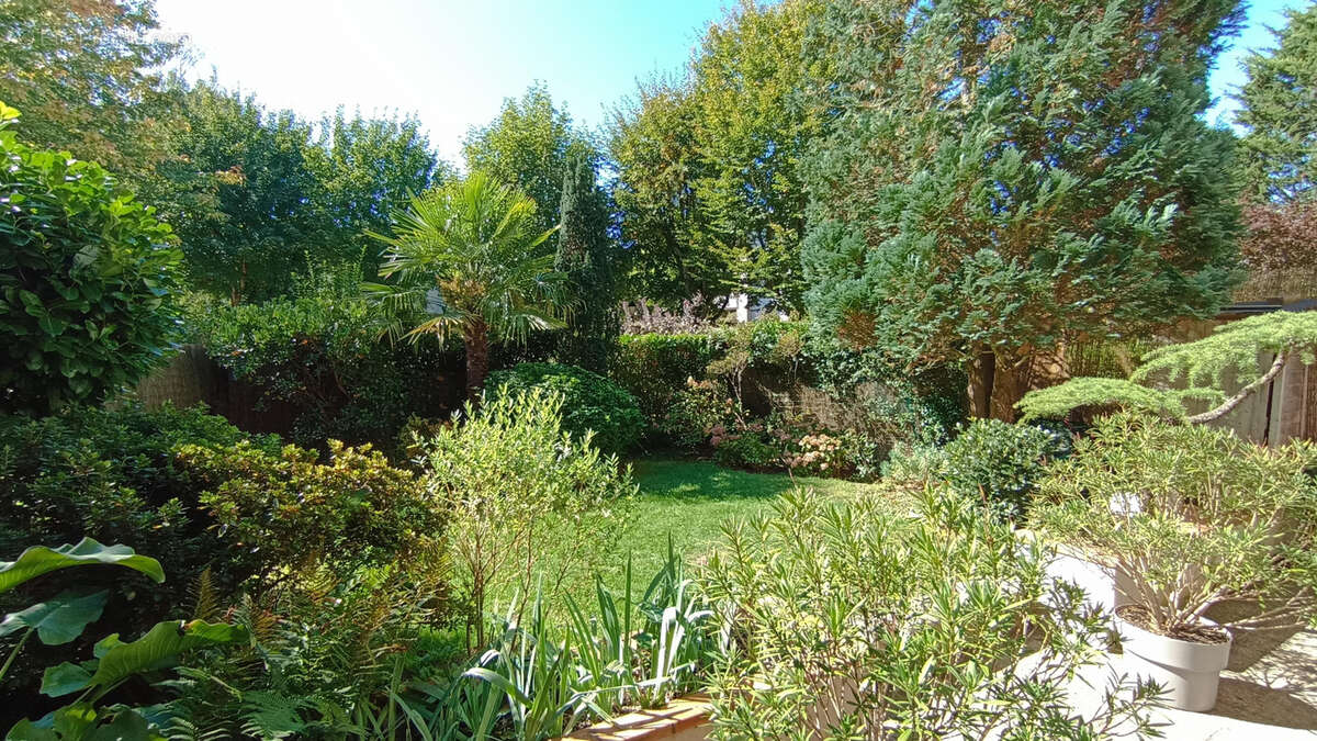 Appartement à VILLE-D&#039;AVRAY