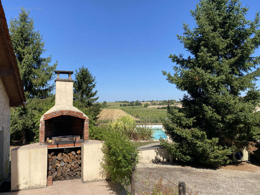 BBQ & POOL