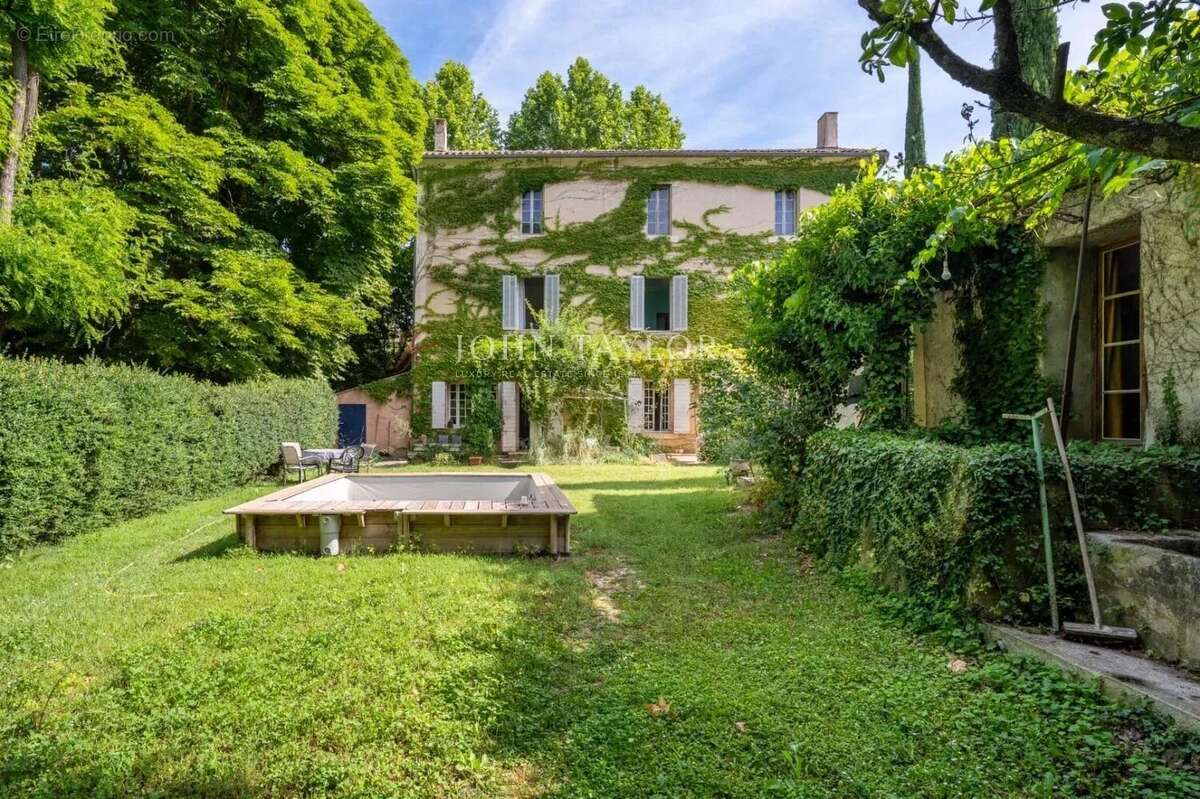 Appartement à LA TOUR-D'AIGUES