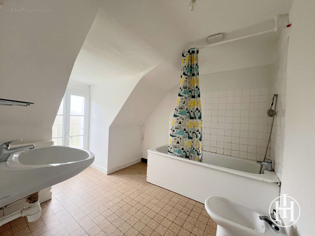 Appartement à SAINT-AMAND-MONTROND