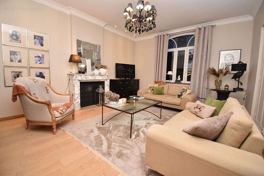 Maison à CREVECOEUR-SUR-L'ESCAUT