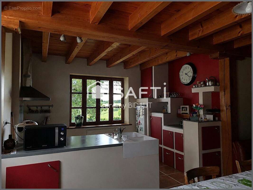 Maison 206 m² à Saint-Berain-Sous-Sanvignes  - photo 7