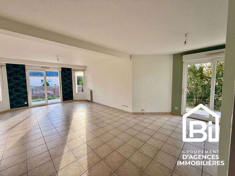 Maison à MAY-SUR-ORNE