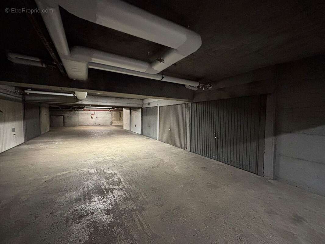 Parking 11 m² à Montrouge  - photo 3
