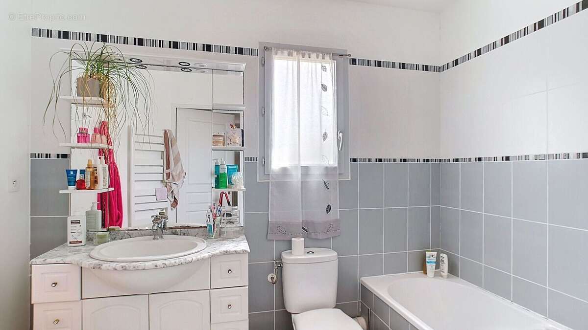 Appartement à MANDELIEU-LA-NAPOULE