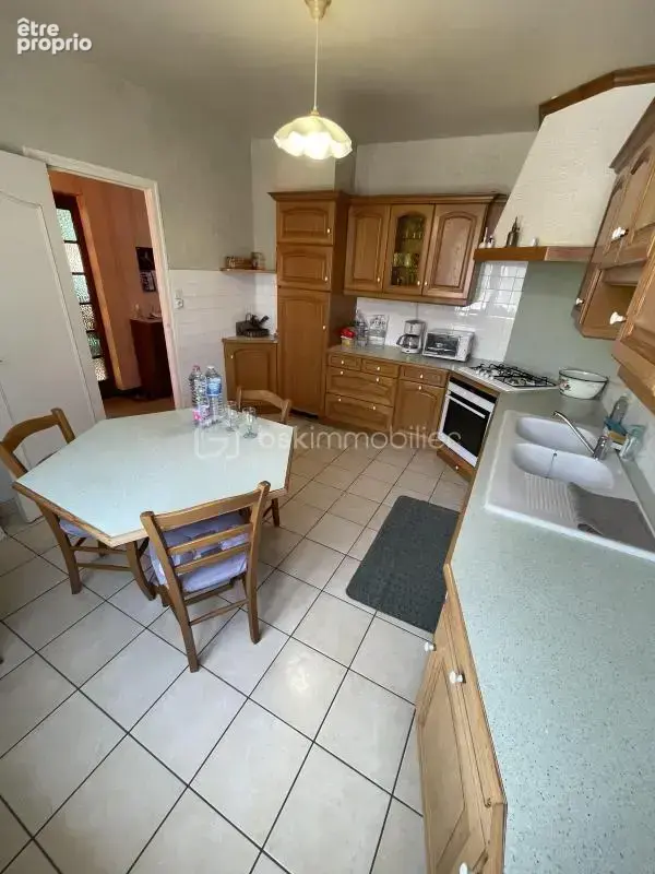 PLOËRMEL CENTRE – Maison familiale 174 m² – 5 chambres – Terrain 1 000 m² divisible et constructible - photo 8