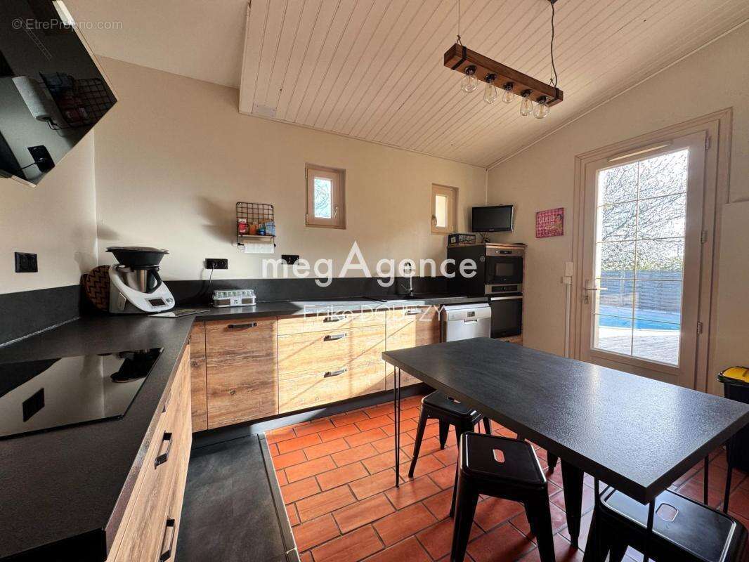 Maison à LES HERBIERS