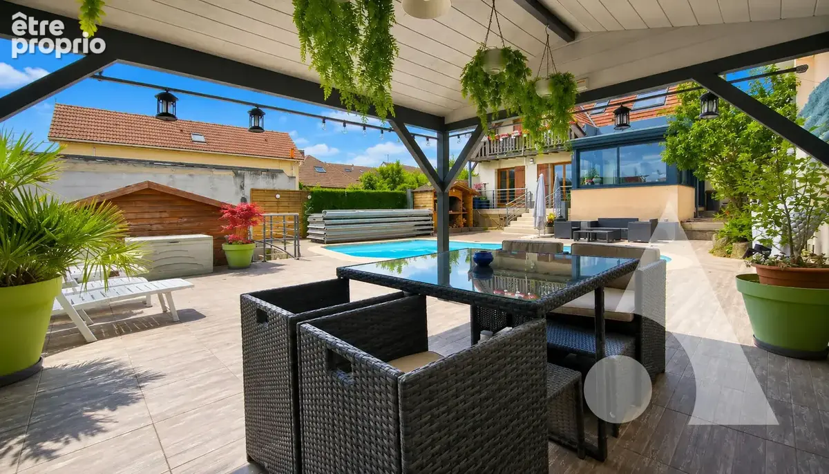 Maison Le Thillay 8 pièce(s) 180 m2 avec piscine - photo 3