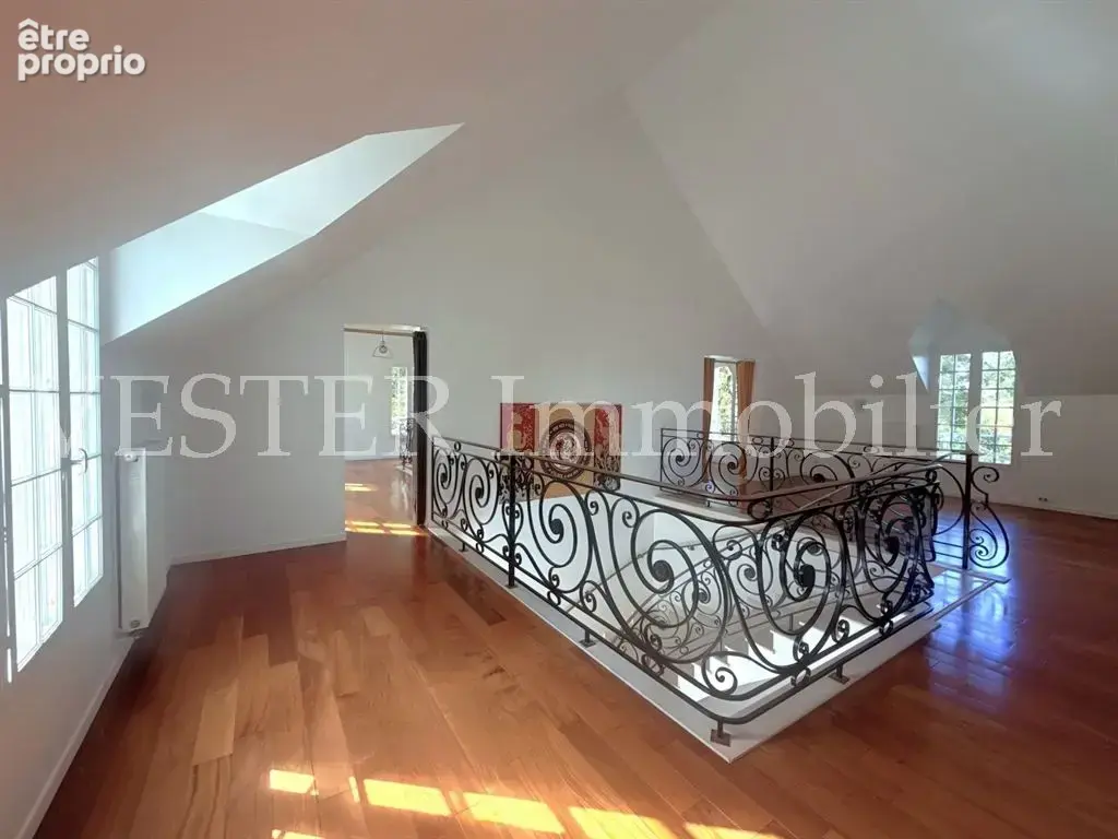 Demeure de caractère en pierre de saint-maximin sur un terrain de 2 850 m² - photo 13