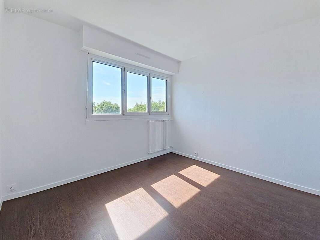 Apt f4 - balcon- cave et parking - 10 mns rer a - photo 10