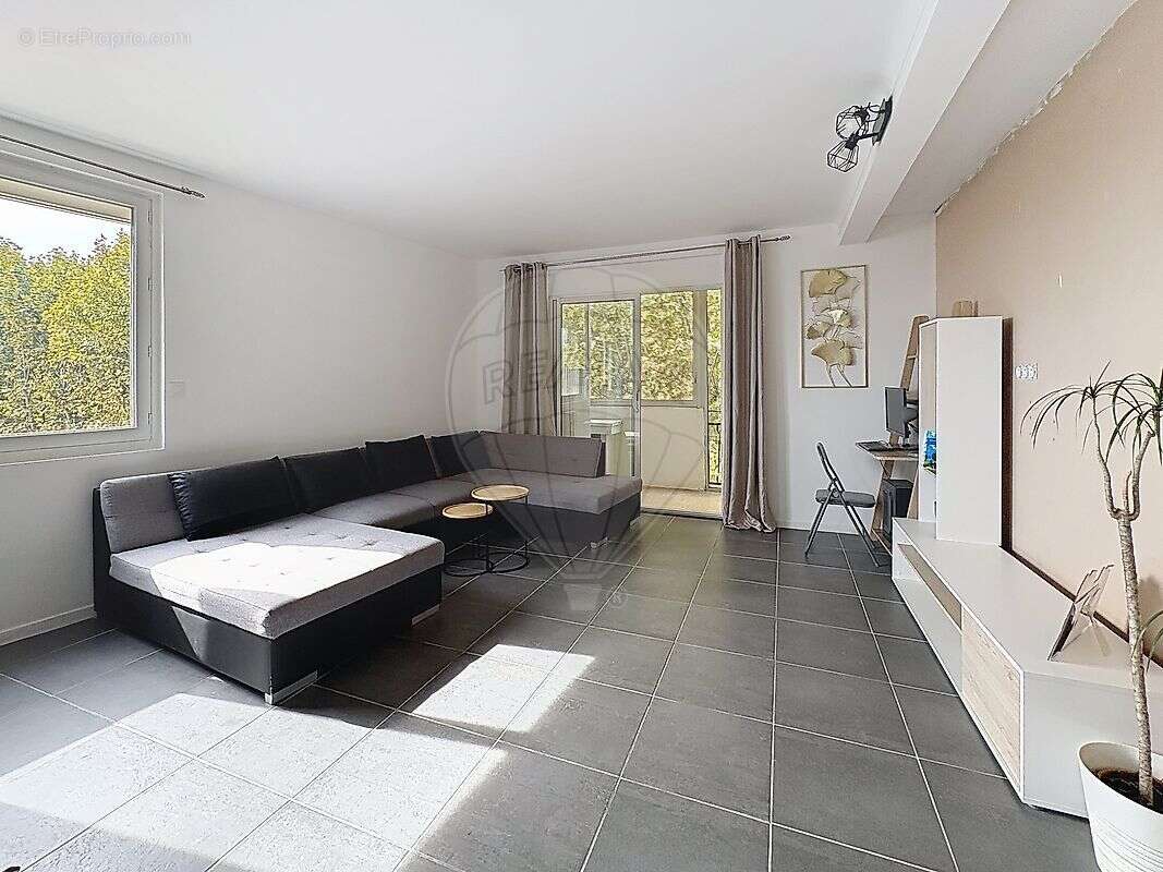 Appartement à LUNEL
