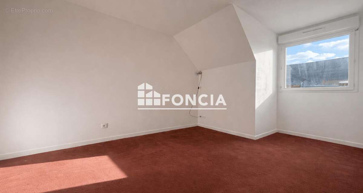 Maison à LA RIVIERE-SAINT-SAUVEUR