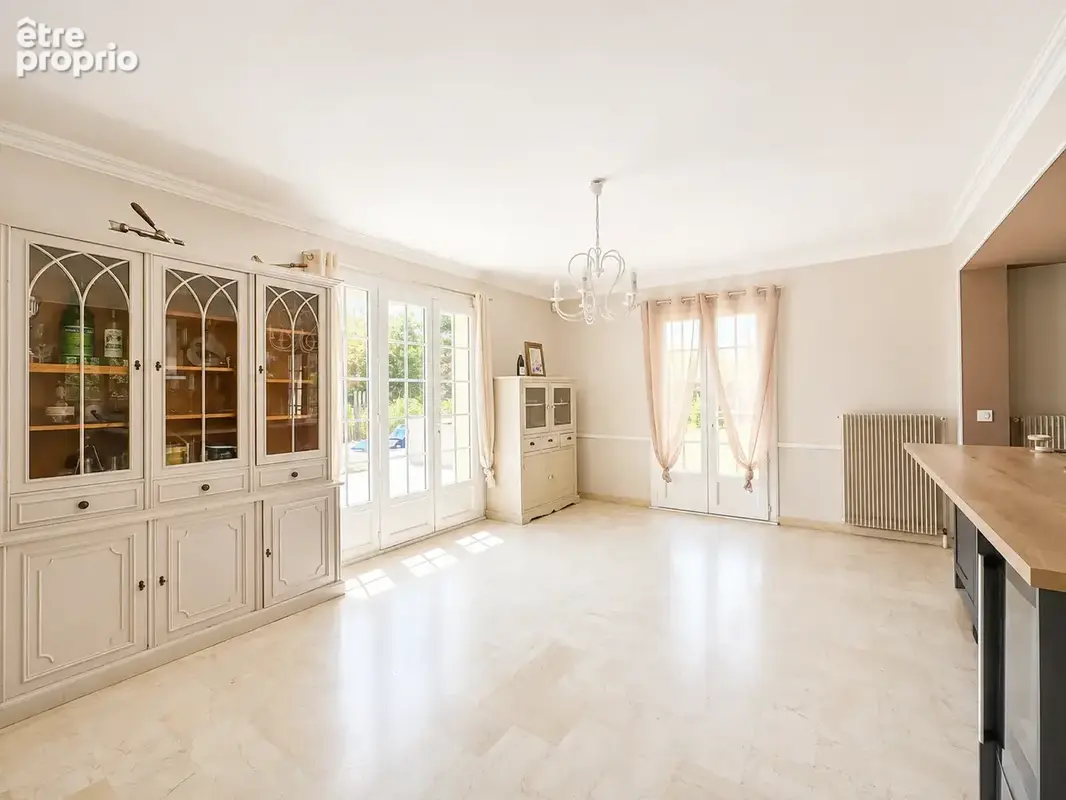 Maison familiale de caractère avec piscine   environ 204 m2 habitables - photo 5