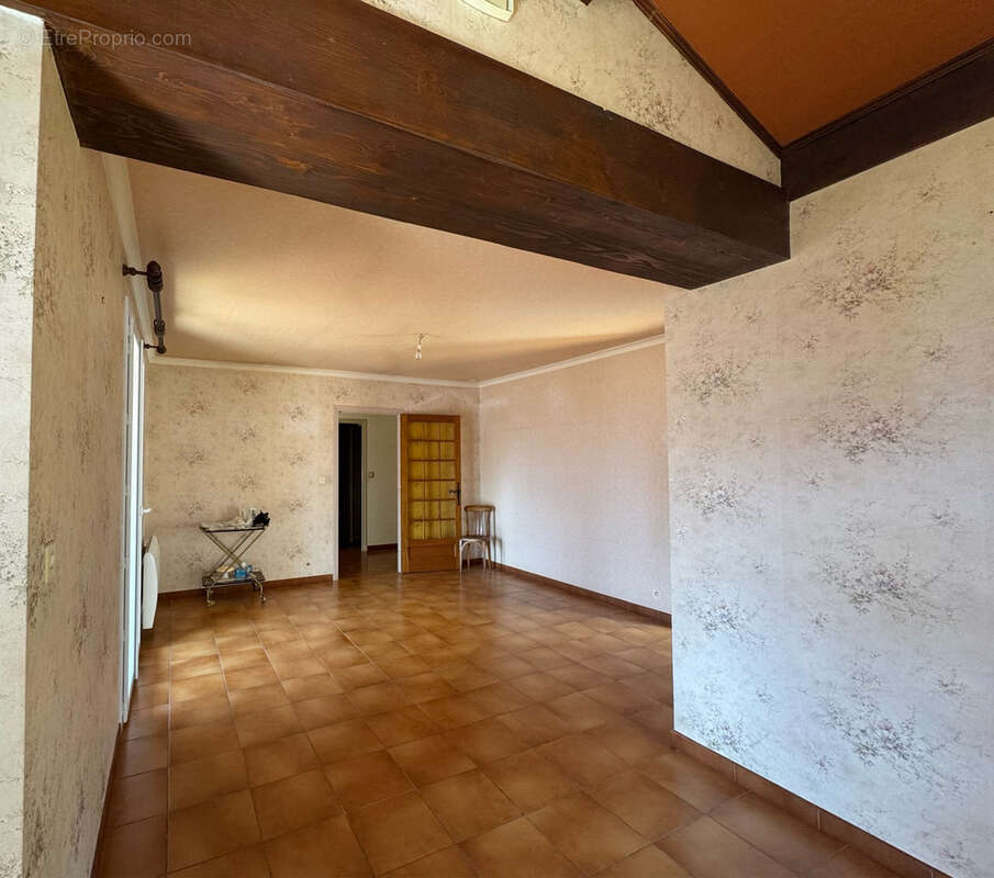 Maison à LAVAL-D'AIX