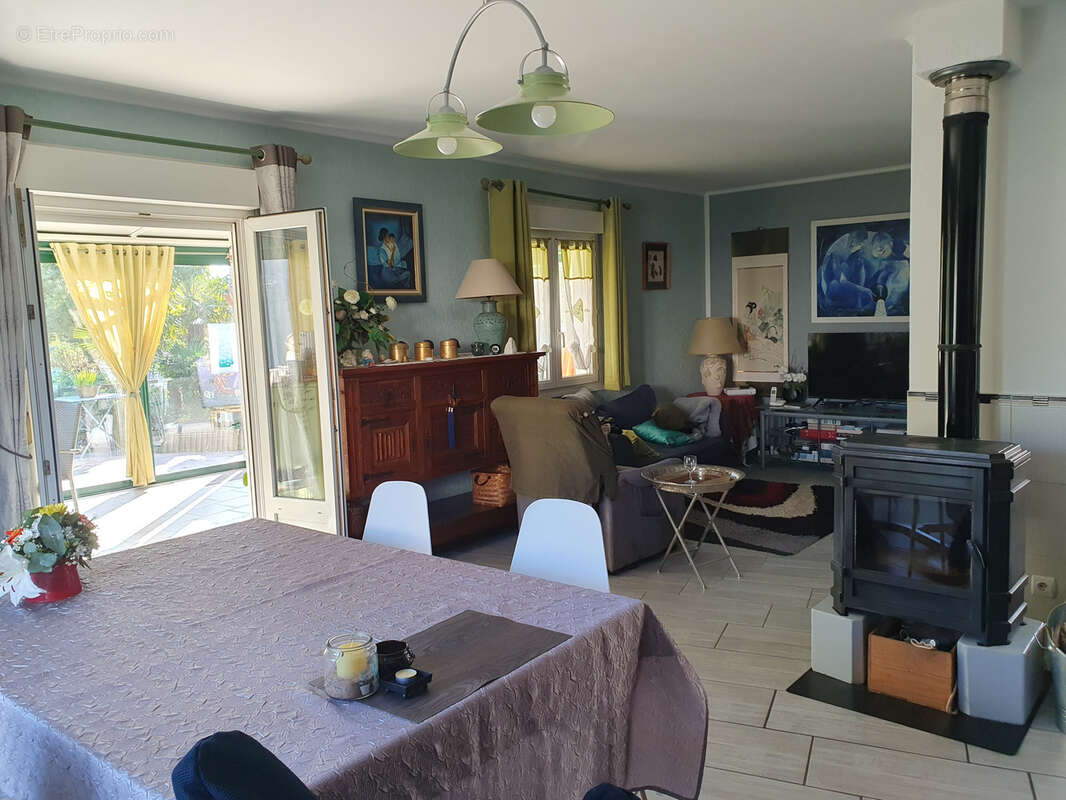 Maison à SAINT-GEORGES-DES-COTEAUX