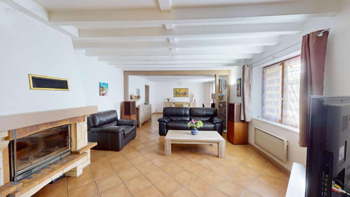 Maison à JOUY-LE-CHATEL