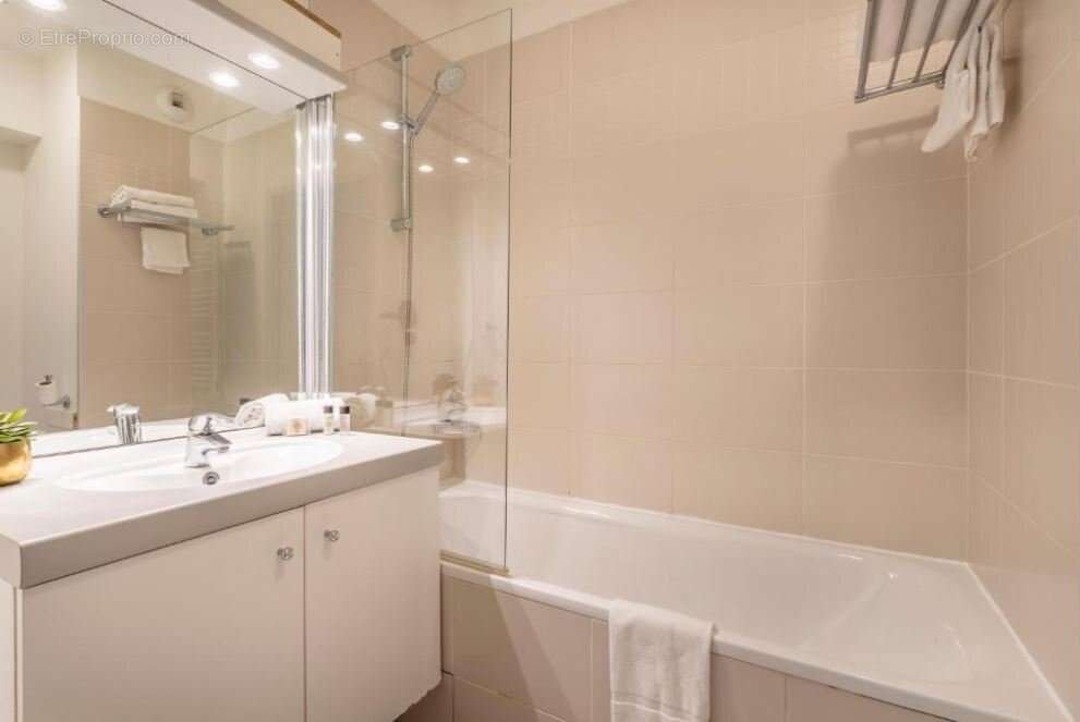 Appartement à MARSEILLE-1E