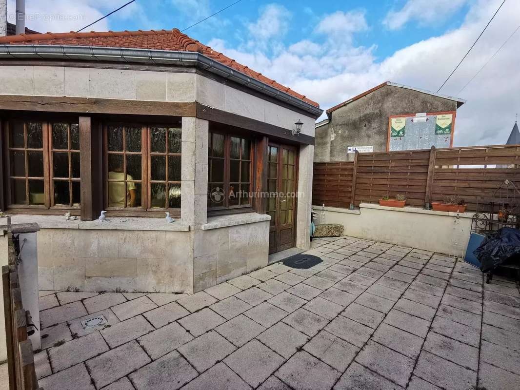 Appartement à BOURG-SAINTE-MARIE