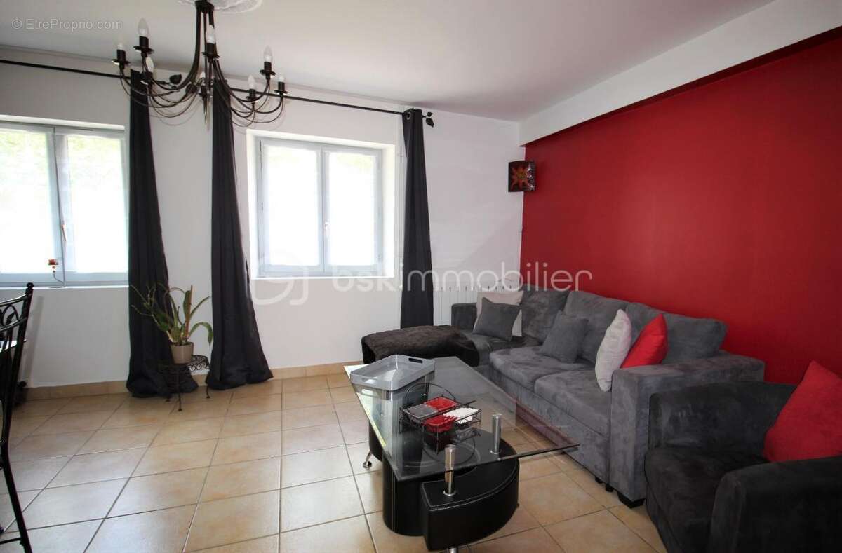 Longère de 370 m², 3 gîtes et installations équestres à 1h30 de Paris - photo 11