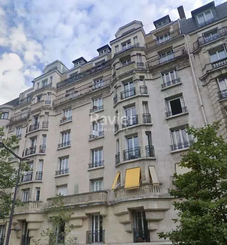 Appartement à PARIS-14E
