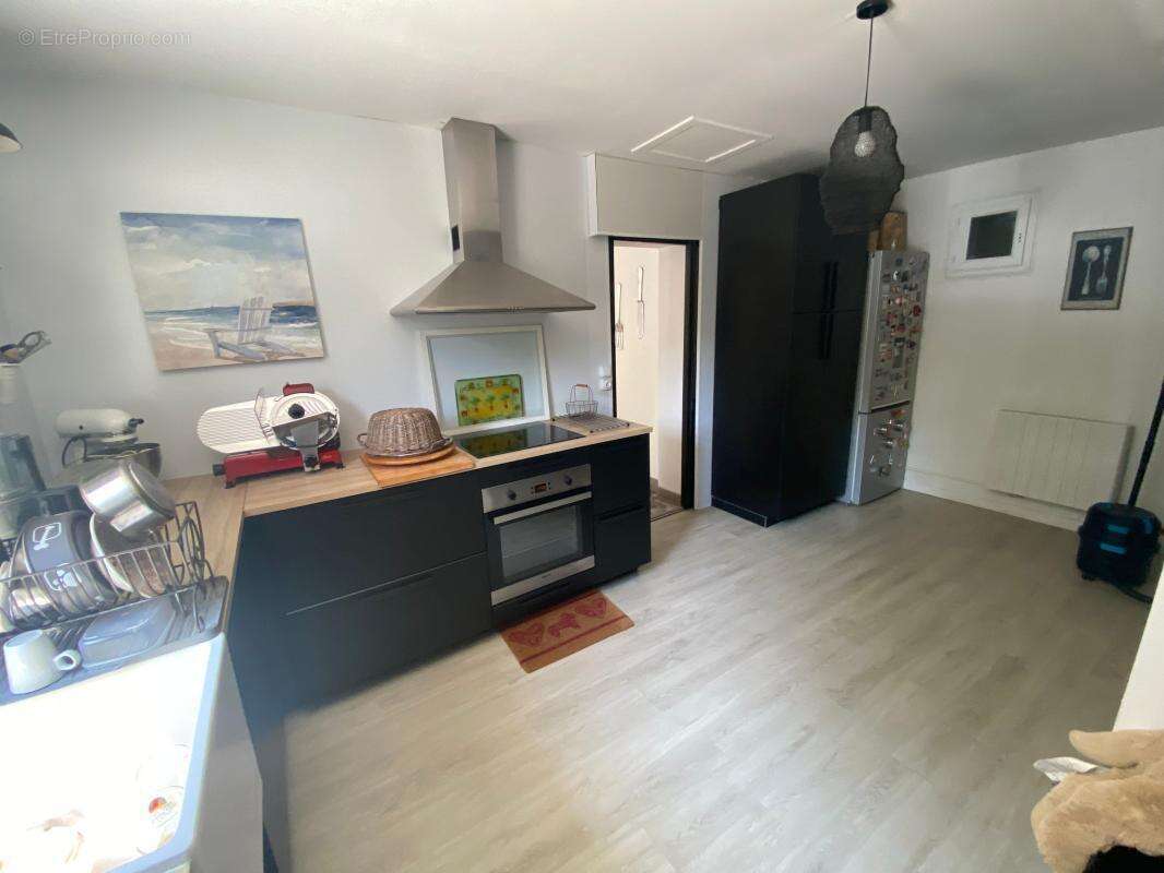 Villa COUP DE COEUR de 2002 de 173 m² avec Garage spacieux de 40 m² et Piscine - photo 13
