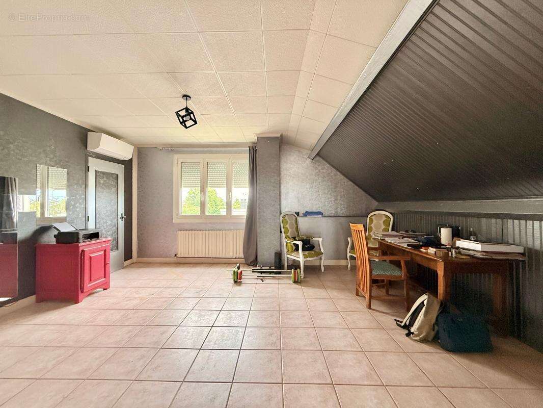 Maison à GENLIS